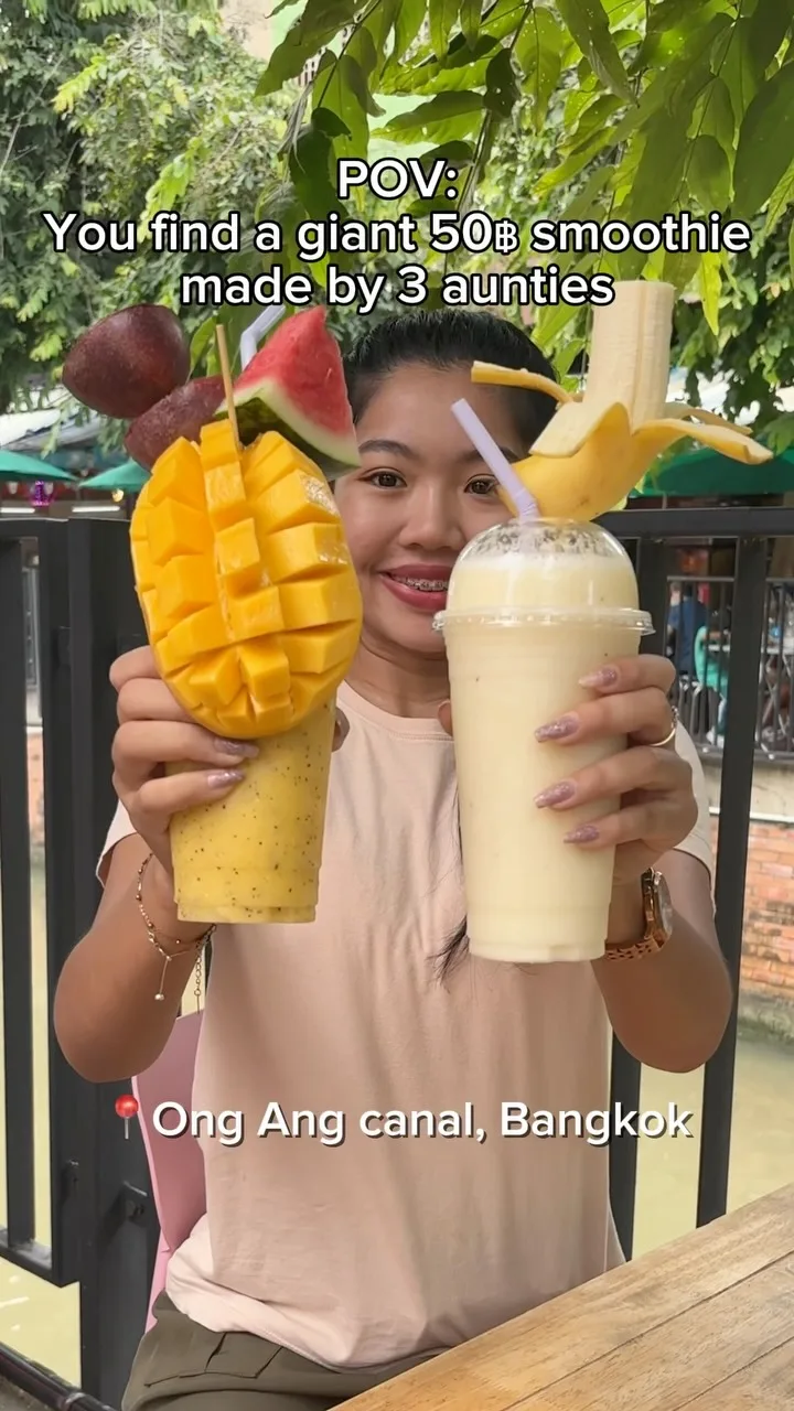 A Giant 50 Baht Smoothie at Ong Ang Canal, Phuket short video