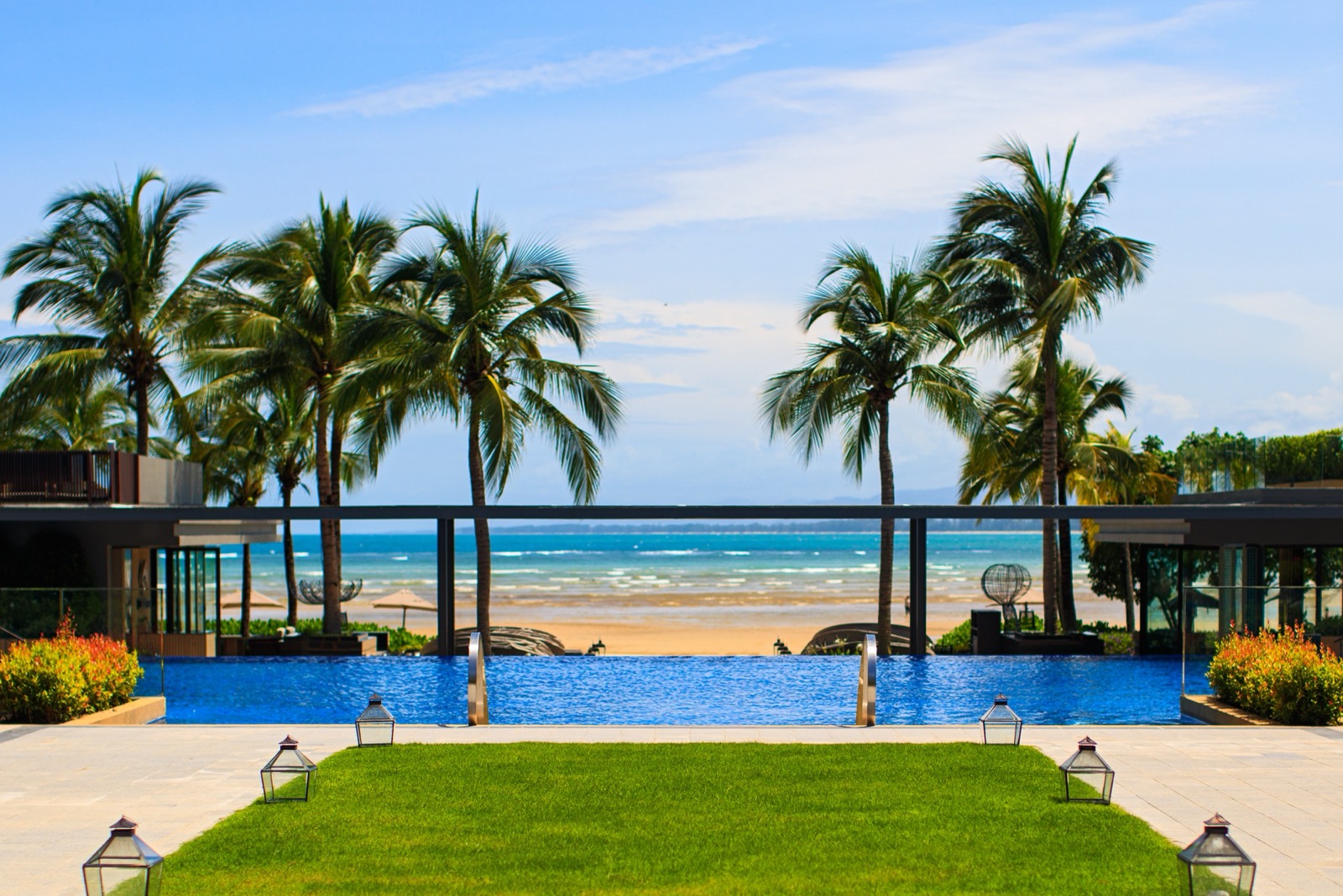 Main swimming pool and beachfront at Phuket Marriott Resort, Nai Yang Beach