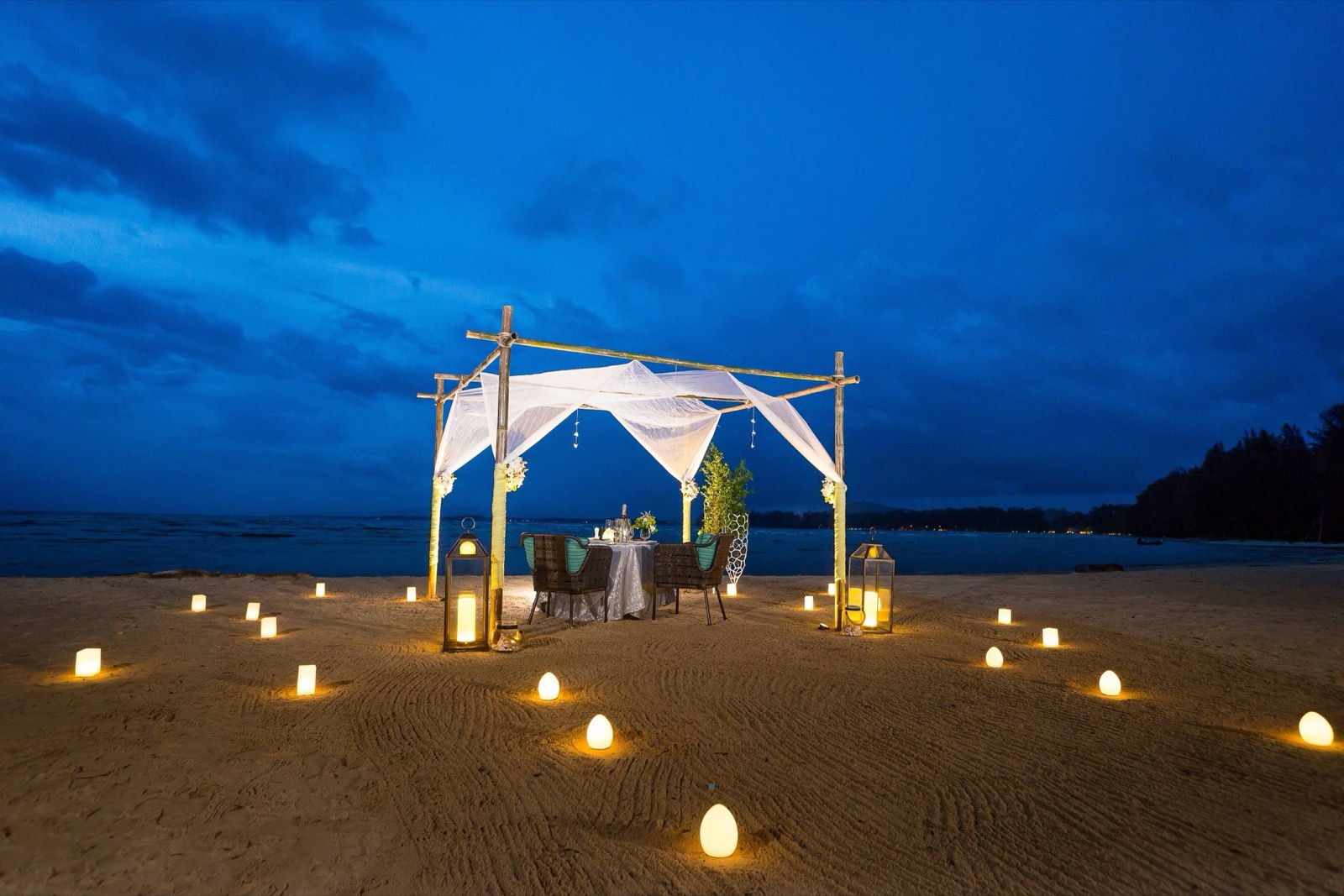 Big Fish Restaurant and Bar beachfront dining at Phuket Marriott, Nai Yang